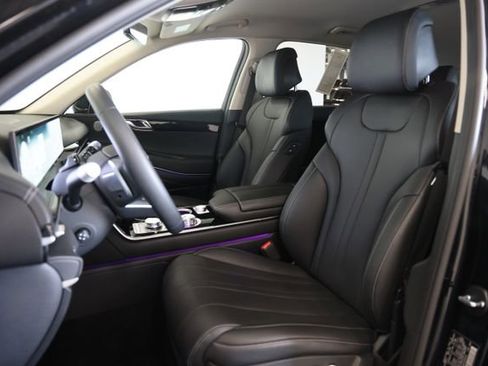 Used 2025 Genesis GV80 2.5T Standard AWD/4WD image 19