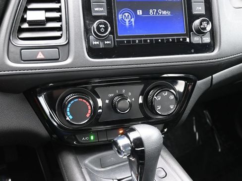 Certified 2022 Honda HR-V LX image 47