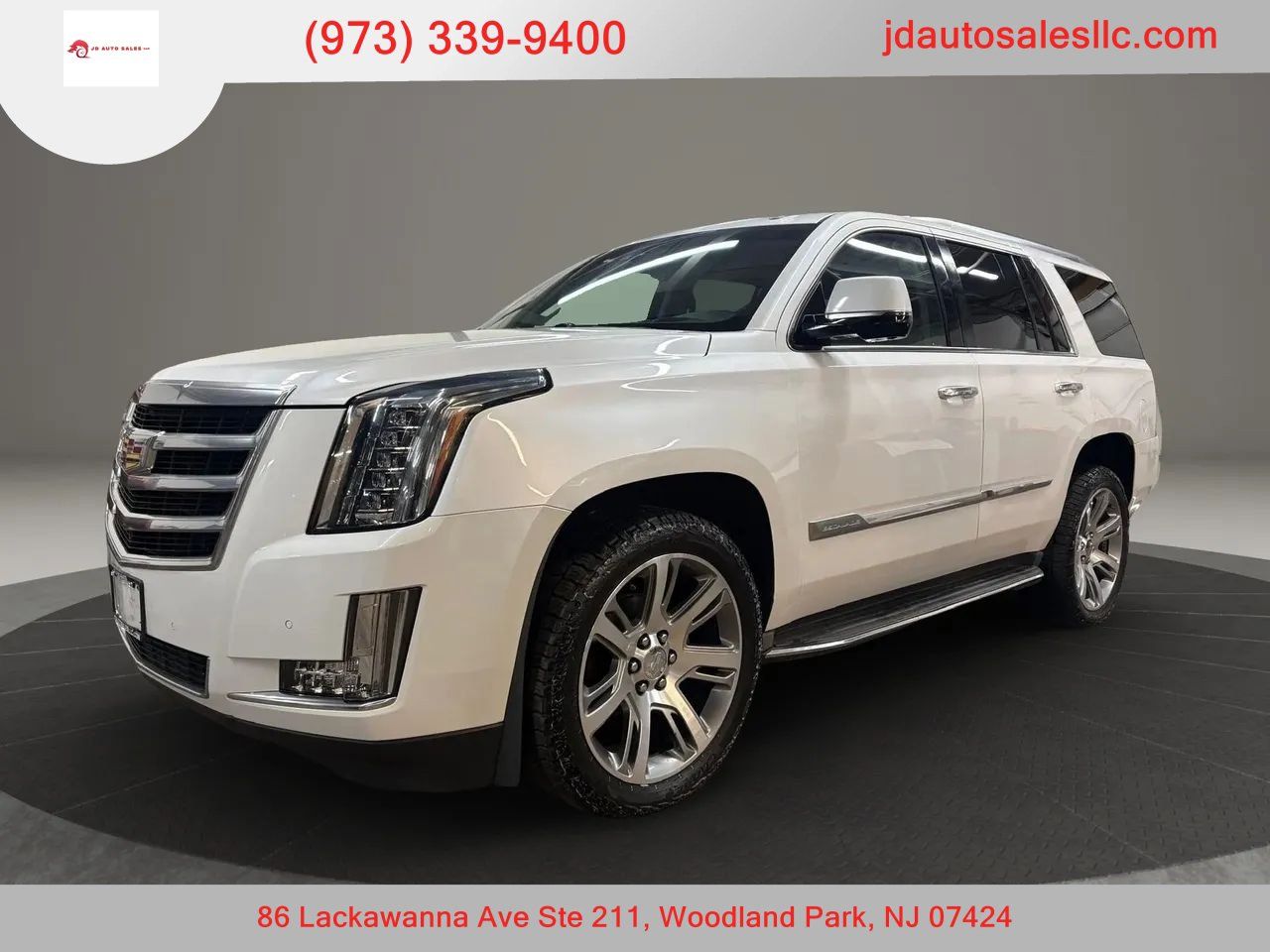 Used 2016 Cadillac Escalade Luxury AWD/4WD image 1