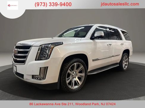 Used 2016 Cadillac Escalade Luxury AWD/4WD image 1