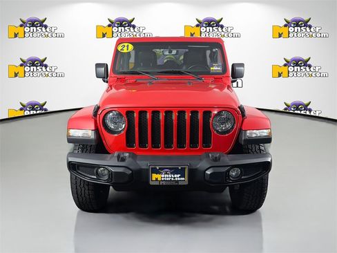 Used 2021 Jeep Wrangler Unlimited Sahara image 2