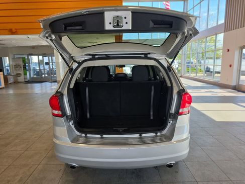 Used 2011 Dodge Journey Crew FWD image 31