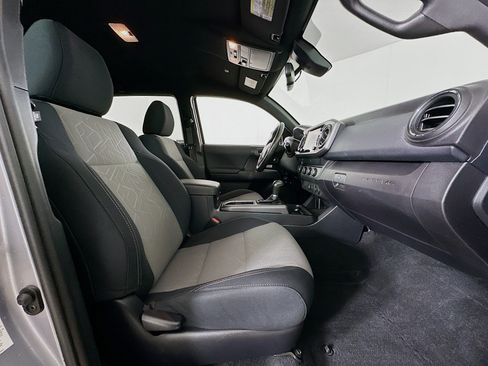 Used 2020 Toyota Tacoma TRD Off-Road image 29