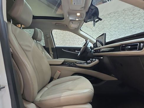 Used 2022 Lincoln Nautilus Reserve image 10