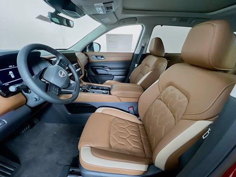 New 2026 Nissan Pathfinder Platinum AWD/4WD image 17