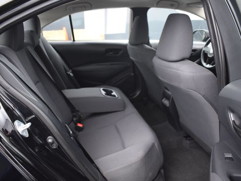 Used 2025 Toyota Corolla LE FWD image 11