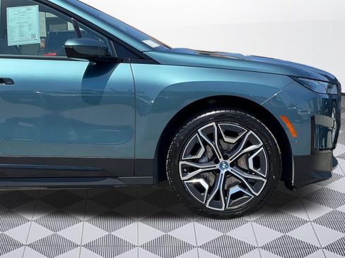 Used 2023 BMW iX xDrive50 AWD/4WD image 35