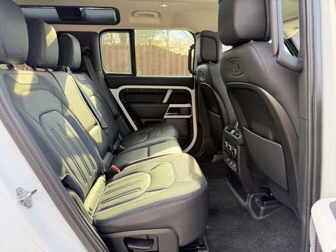 Used 2021 Land Rover Defender 110 X-Dynamic HSE image 26