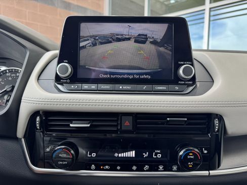 Used 2023 Nissan Rogue SV w/ SV Premium Package image 23