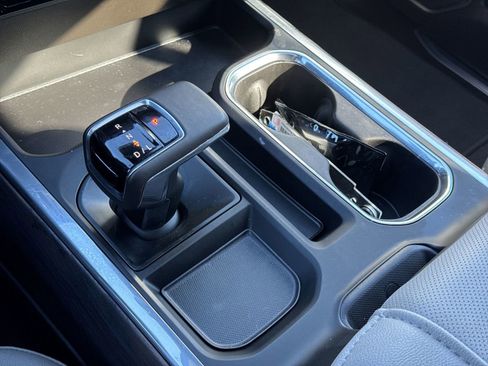 Used 2025 GMC Sierra 1500 SLT w/ SLT Premium Plus Package image 26