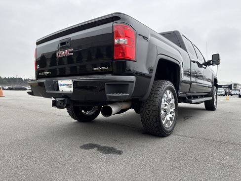 Used 2019 GMC Sierra 2500 Denali w/ Duramax Plus Package image 10