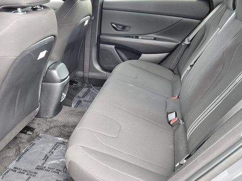 Certified 2025 Hyundai Elantra SEL FWD image 11