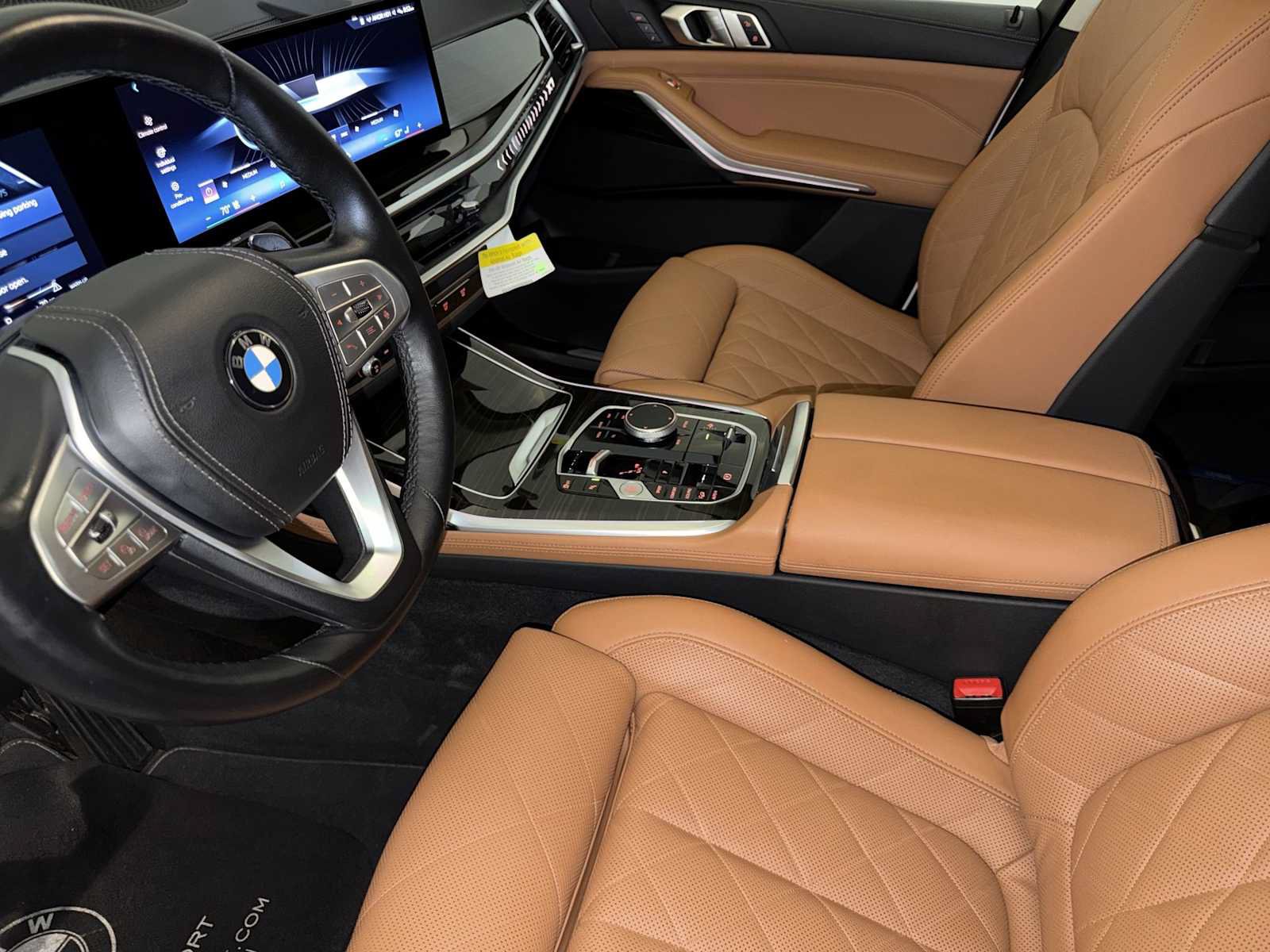 Used 2024 BMW X7 xDrive40i w/ Parking Assistance Package AWD/4WD image 19