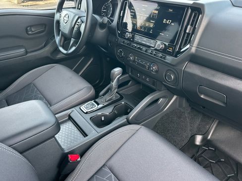 Used 2026 Nissan Frontier SV w/ Tow Package image 15