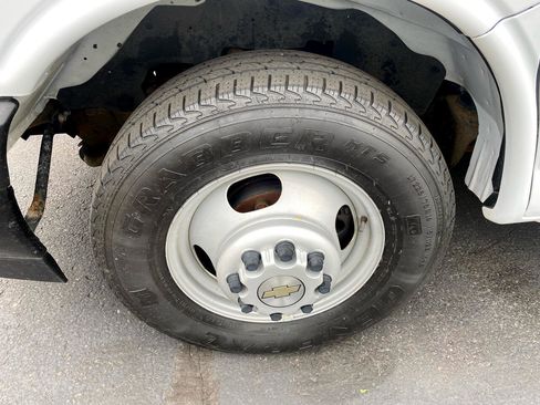 Used 2024 RAM 3500 Tradesman w/ Safety Group image 43