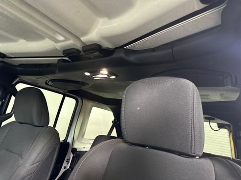 Used 2023 Jeep Wrangler Unlimited w/ Cold Weather Group image 12