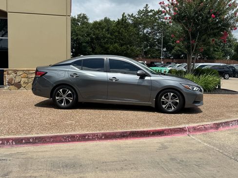 Used 2022 Nissan Sentra SV FWD image 7