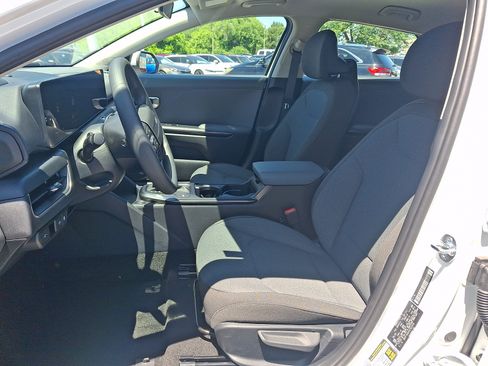 New 2026 Kia K4 FWD image 9
