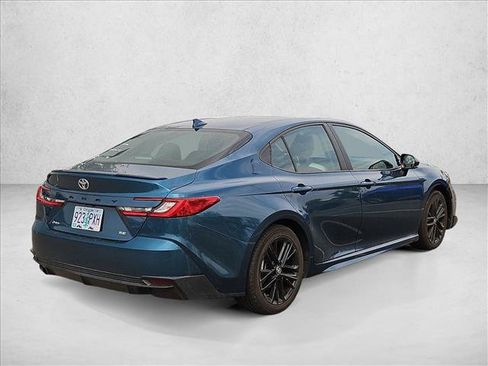 Used 2025 Toyota Camry SE FWD image 5