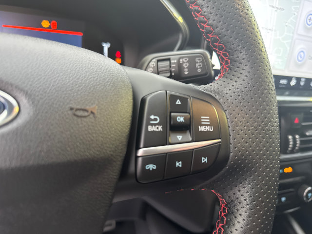 Used 2024 Ford Escape ST-Line w/ Tech Pack #1 AWD/4WD image 19