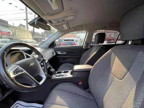 Used 2017 Chevrolet Equinox LT w/ Convenience Package image 29