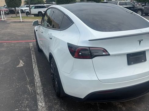 Used 2022 Tesla Model Y Performance AWD/4WD image 8