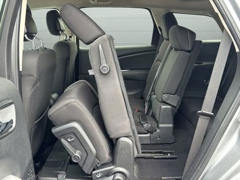 Used 2018 Dodge Journey SE FWD image 25