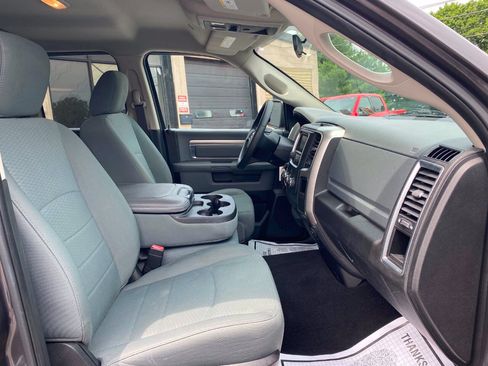 Used 2018 RAM 1500 Classic SLT AWD/4WD image 28