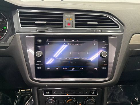 Used 2021 Volkswagen Tiguan SE R-Line FWD image 28
