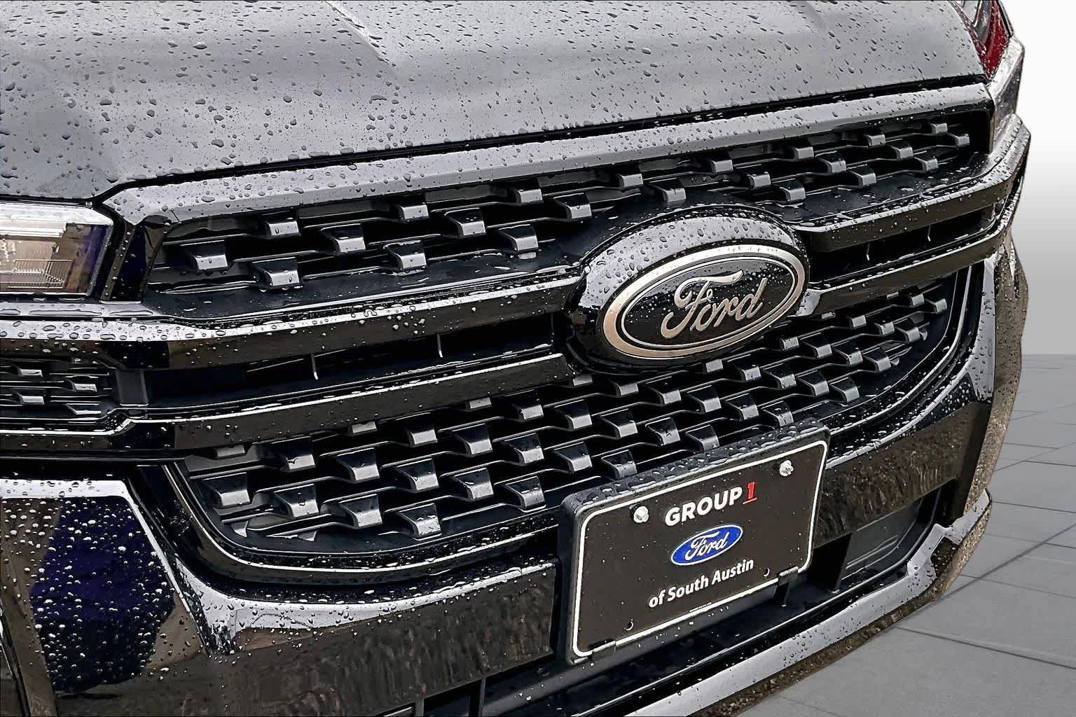 Used 2025 Ford Ranger XLT w/ Black Appearance Package RWD image 32