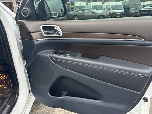 Used 2015 Jeep Grand Cherokee Overland w/ Advanced Technology Group image 8