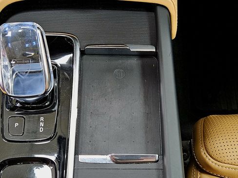 Used 2022 Volvo XC90 T8 Inscription image 47