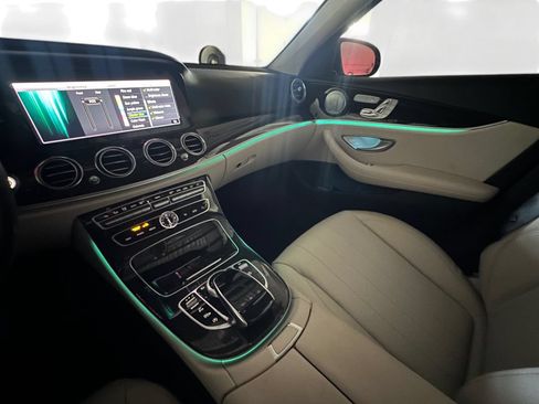 Used 2019 Mercedes-Benz E 300 4MATIC image 28