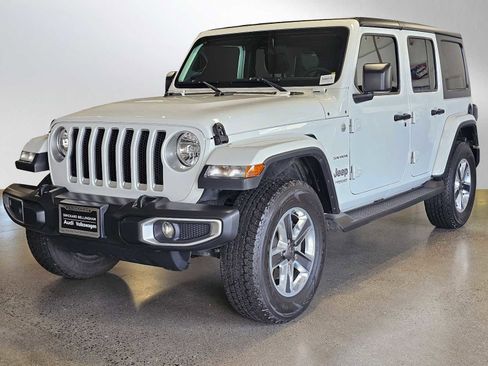 Used 2018 Jeep Wrangler Unlimited Sahara w/ Cold Weather Group AWD/4WD image 3