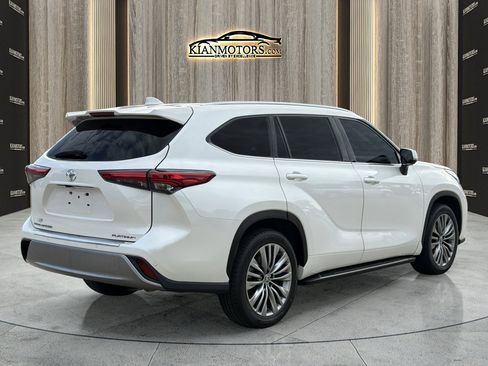 Used 2020 Toyota Highlander Platinum FWD image 7