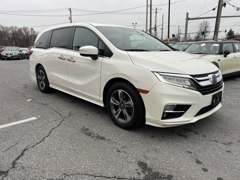 Used 2018 Honda Odyssey Touring image 3