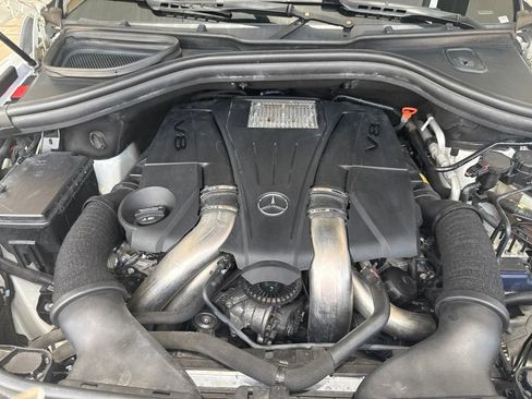 Used 2016 Mercedes-Benz GL 550 4MATIC image 25