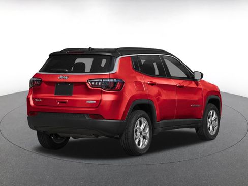 Used 2025 Jeep Compass Limited AWD/4WD image 2