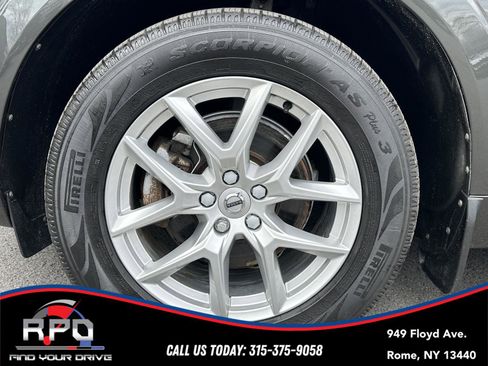 Used 2019 Volvo XC60 T5 Momentum w/ Protection Package image 10