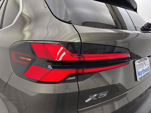 New 2026 BMW X5 xDrive40i AWD/4WD image 19