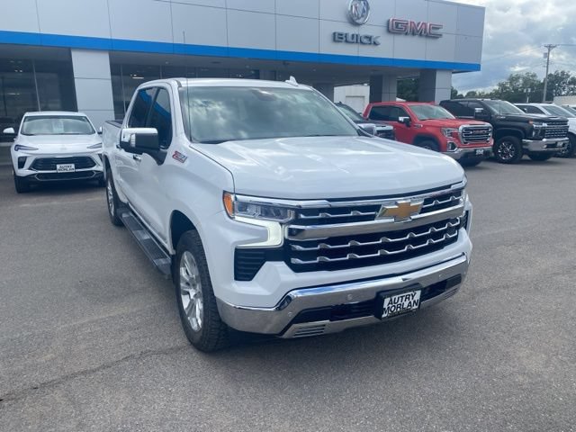 Used 2024 Chevrolet Silverado 1500 LTZ w/ Z71 Off-Road Package AWD/4WD image 8