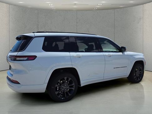 New 2026 Jeep Grand Cherokee L Limited AWD/4WD image 4