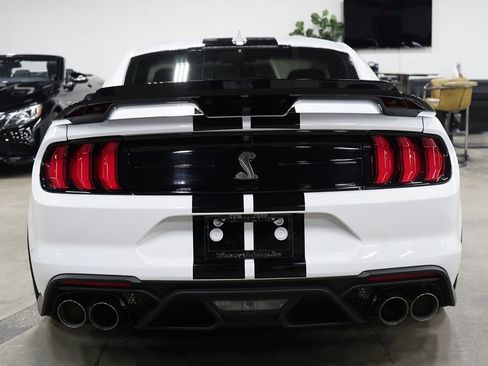 Used 2022 Ford Mustang Shelby GT500 w/ Technology Package RWD image 4