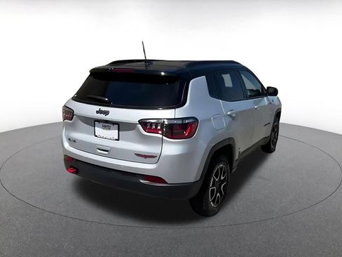 Used 2026 Jeep Compass Trailhawk AWD/4WD image 12