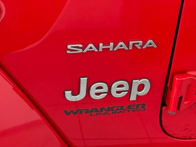 Used 2018 Jeep Wrangler Unlimited Sahara w/ Cold Weather Group AWD/4WD image 39