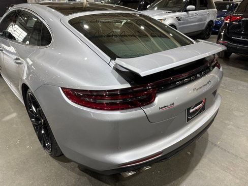 Used 2018 Porsche Panamera 4S image 42