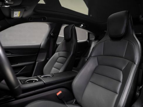 Used 2022 Porsche Taycan image 60