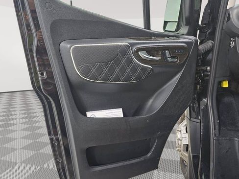 Used 2023 Mercedes-Benz Sprinter 3500 image 14
