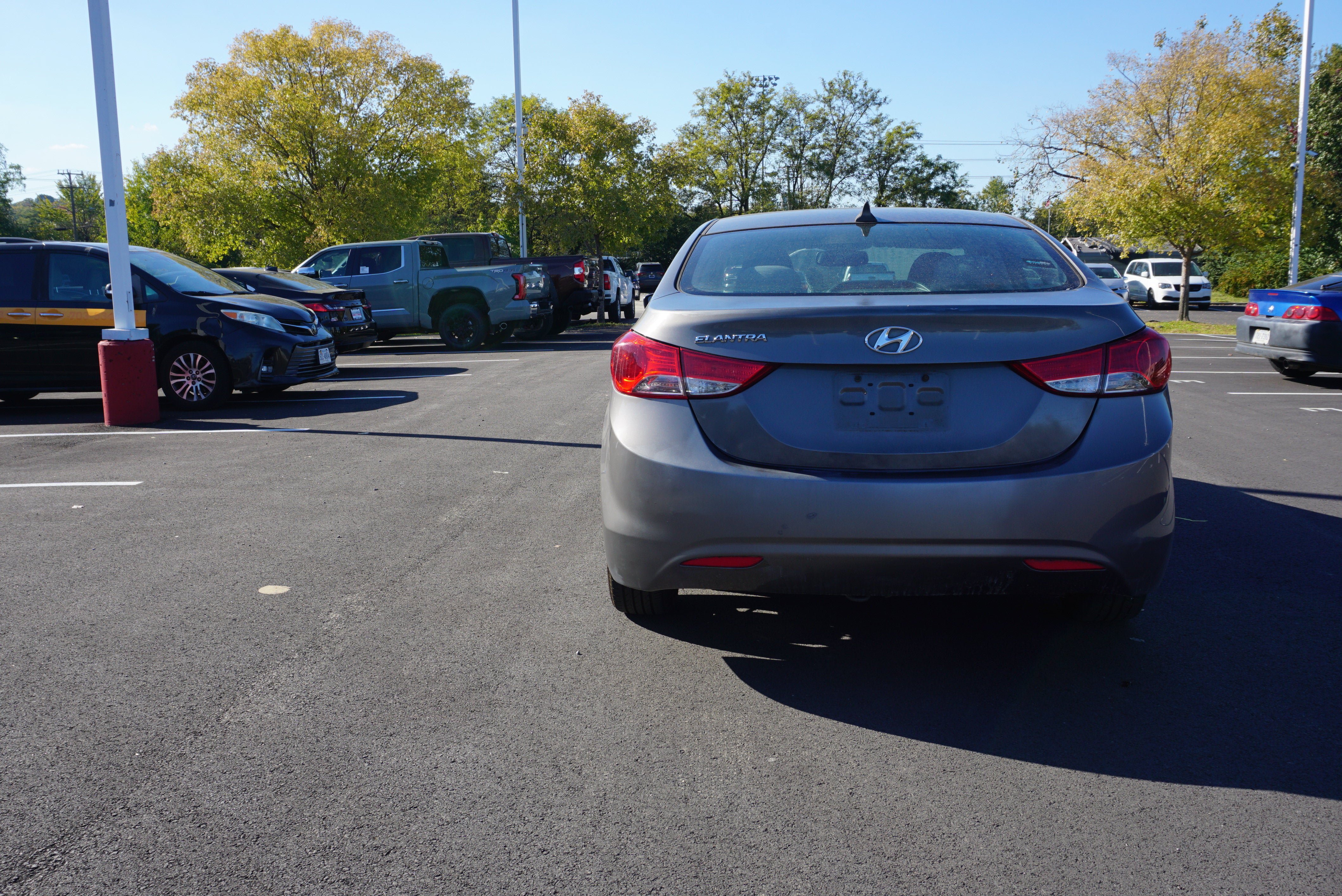 Used 2012 Hyundai Elantra GLS w/ Preferred Pkg 3 FWD image 4