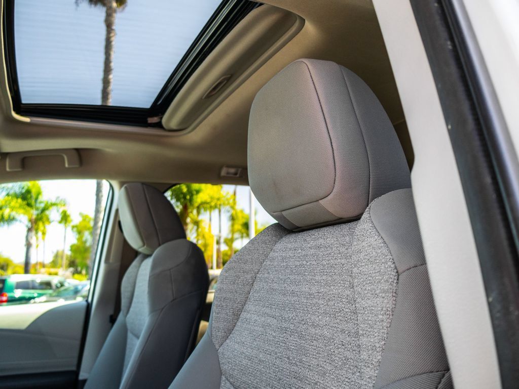 Used 2024 Toyota Sienna LE w/ LE Plus Package FWD image 11